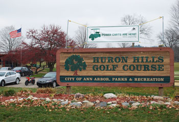 The sign for the city's Huron Hills Golf Course at the corner of Huron River Parkway and Huron River Drive. (Photo by the writer.)